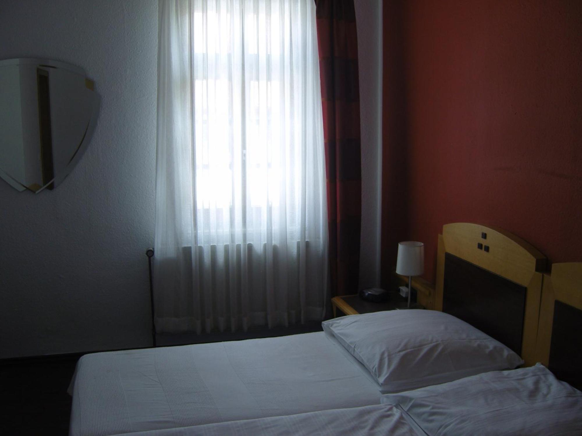 Zum Loewen Hotel Бад Хомбург фор дер Хьое Екстериор снимка