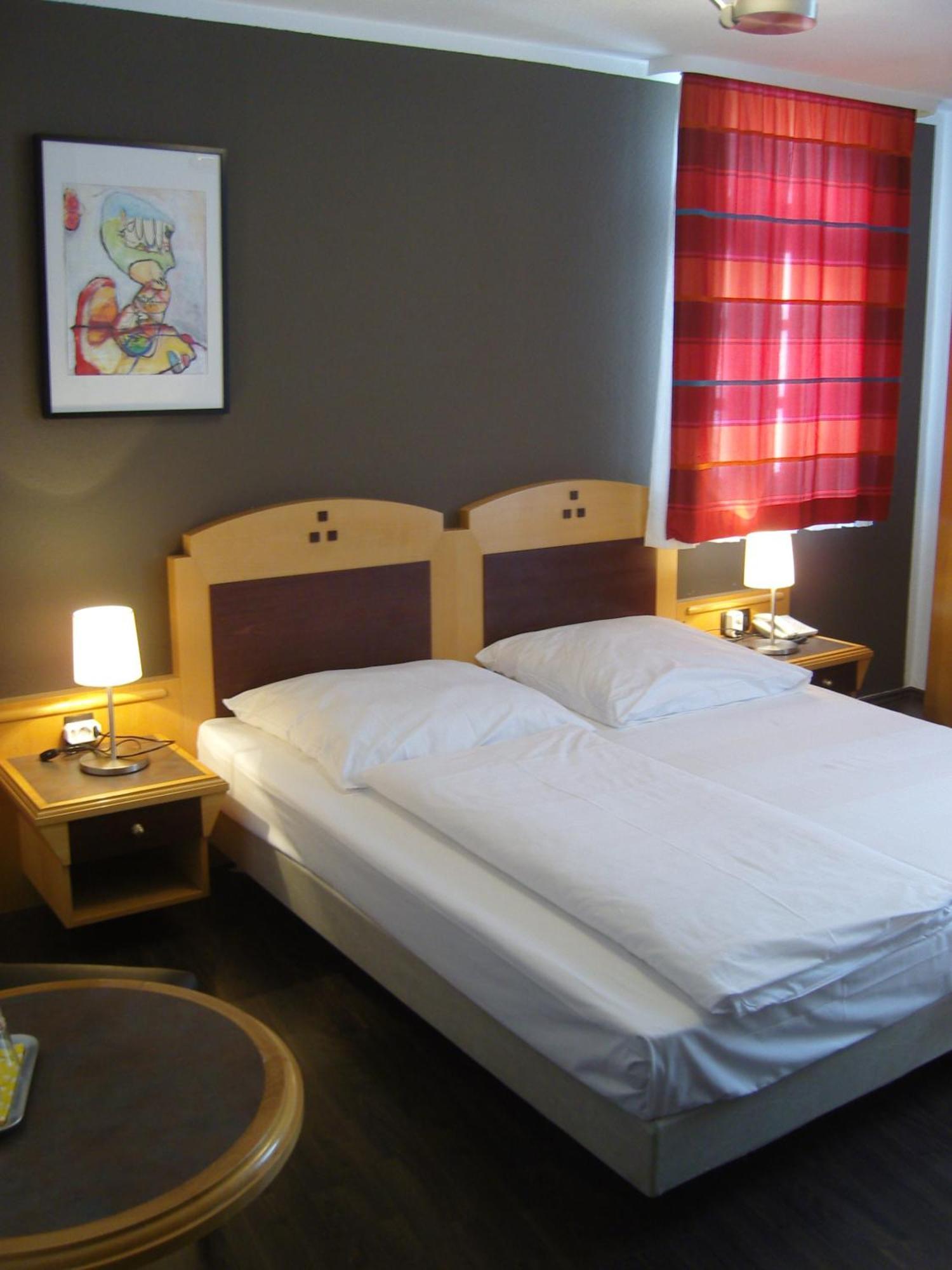 Zum Loewen Hotel Бад Хомбург фор дер Хьое Екстериор снимка