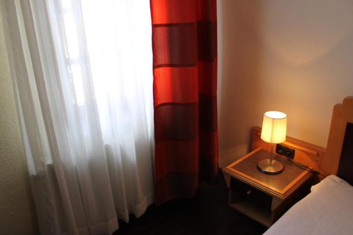 Zum Loewen Hotel Бад Хомбург фор дер Хьое Екстериор снимка
